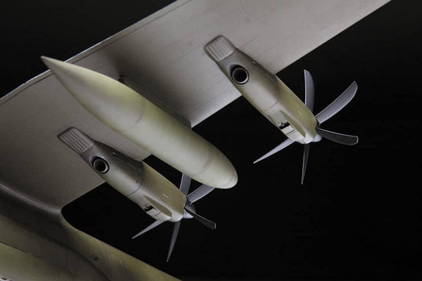 ZVEZDA 1/72 イギリス空軍 C-130J-30 軍用輸送機 [箱イタミ]