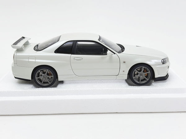 AUTOart 1/18 日産 スカイライン GT-R (R34) Vスペック II ホワイトパール