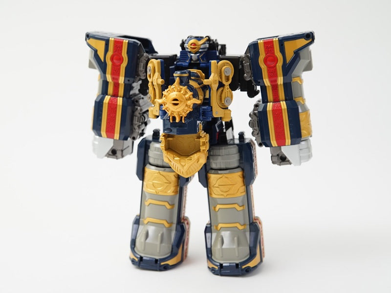 Amazon.co.jp: 魔法戦隊マジレンジャー 魔法鉄神DXトラベリオン