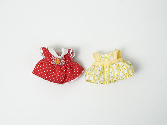 シルバニアファミリー 服・小物 子供 赤と黄色のワンピース 2種 シルバニアファミリー 服・小物 子供 赤と黄色のワンピース 2種